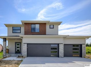 7607 N 116th Ave, Omaha, NE 68142