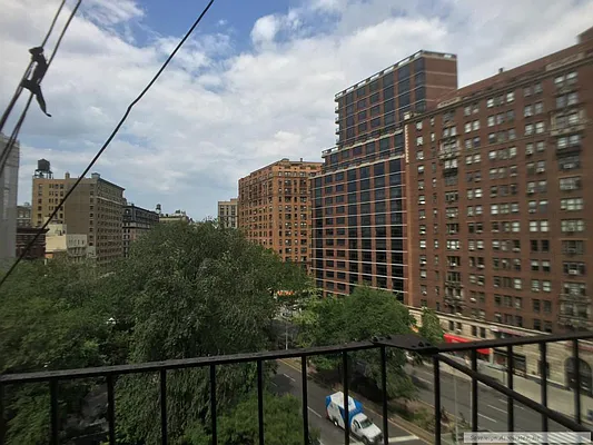 Rented by Sovereign Associates | media 4