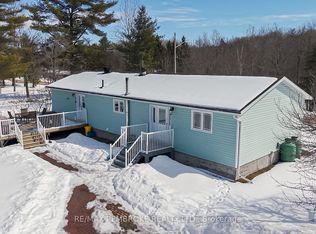 1718 Black Bay Rd, Petawawa, ON K8H2W8