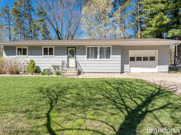 3565 Blackmer Rd, Ravenna, MI 49451