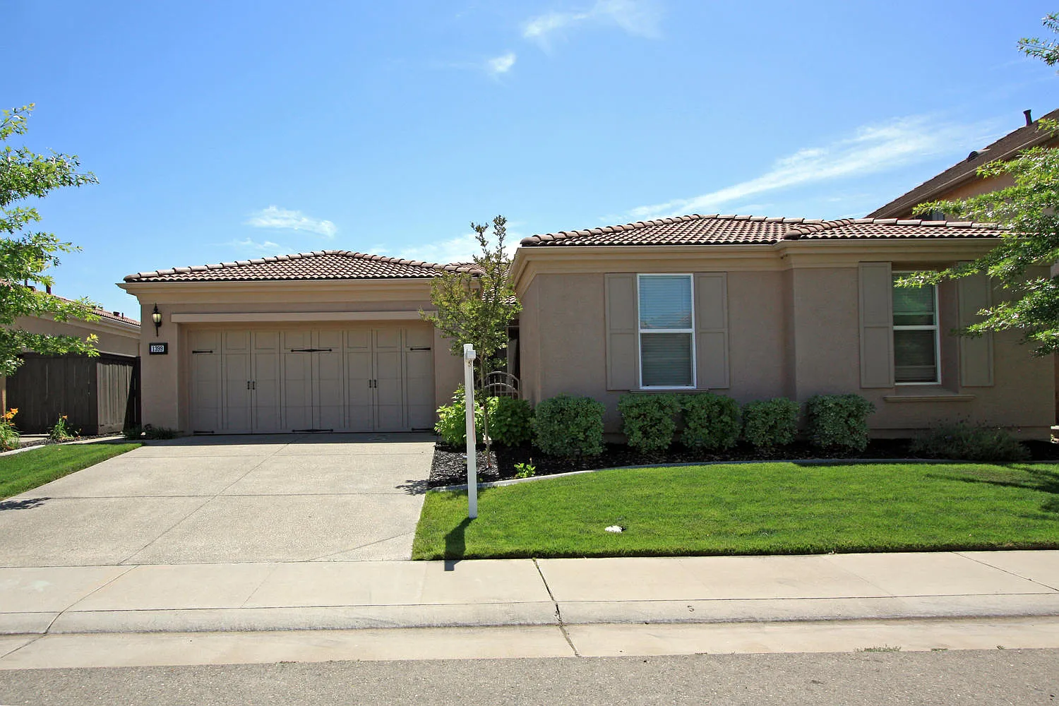 1399 Seymour Cir photo 1