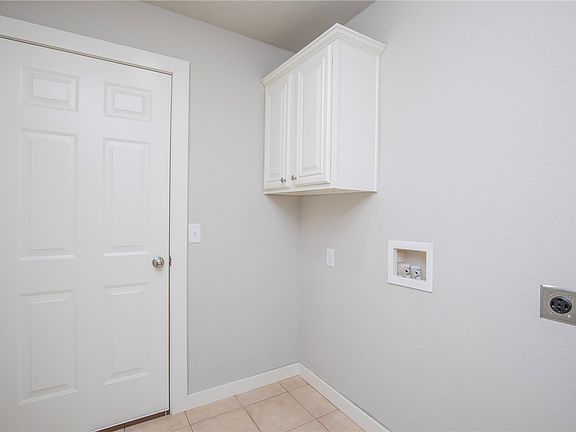 5th image of 531 Dogwood St
