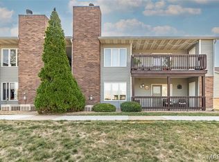 907 King Dr UNIT 2C, Saint Charles, MO 63303