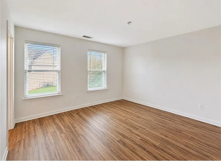 3432 Castleberry Village Cir — Photo 19