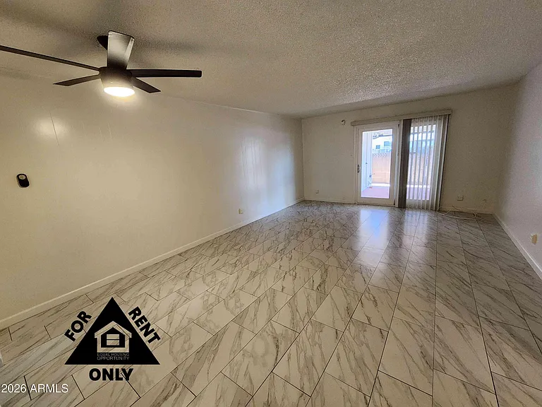 7132 W Wolf St — Photo 2