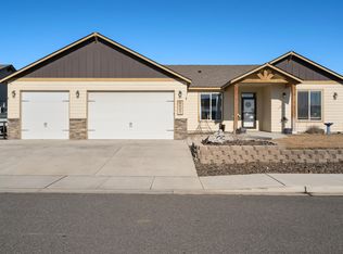 5621 Leopard Dr, Pasco, WA 99301
