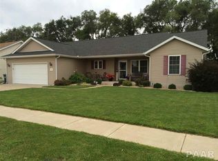 1721 Whitetail Ln, Pekin, IL 61554