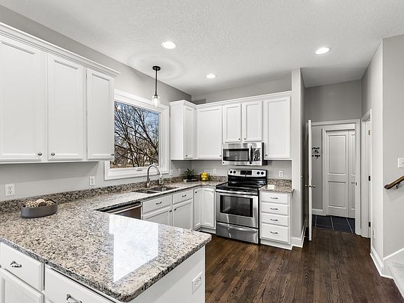 4th image of 17183 Trenton Ln