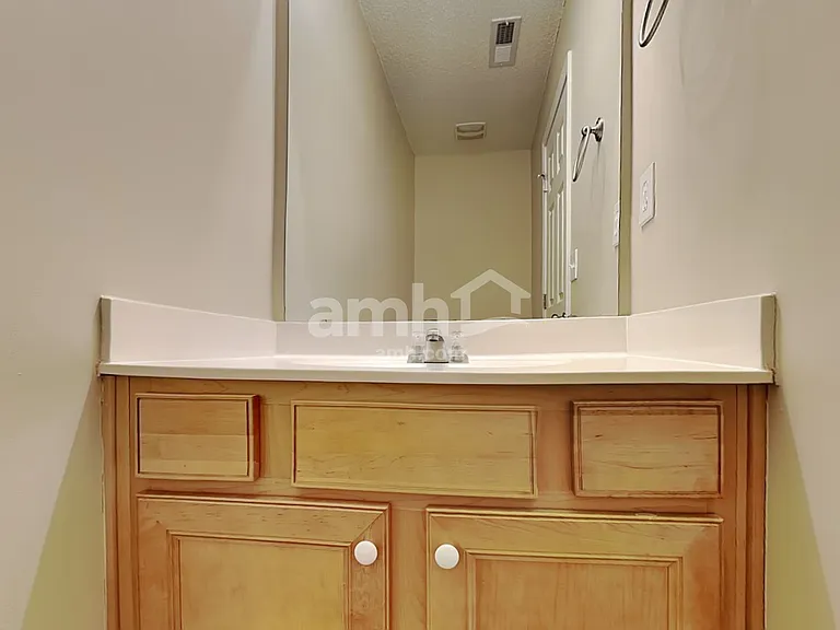 5013 Springdale Dr — Photo 7