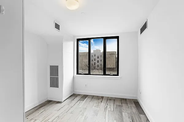 Rented by Cooper & Cooper Real Estate | media 26