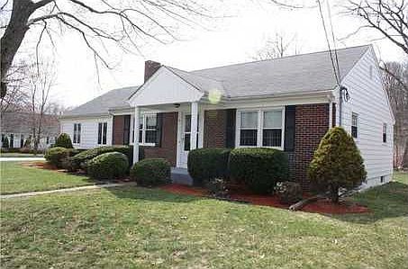 1st image of 2 Mayflower Dr