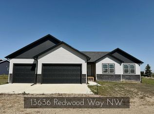 13636 Redwood Way NW, Williston, ND 58801