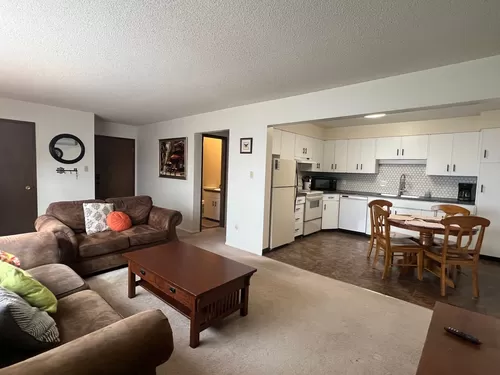 Furnished Month to Month Corporate Short Term Extended Stay Apartment Photo 1