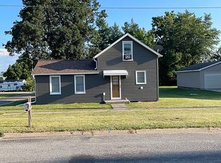 405 W Broad St, Roanoke, IL