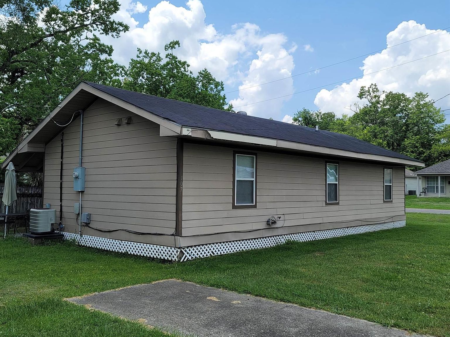 107 N Francis Ave, Gonzales, LA 70737 MLS 2022012686 Zillow