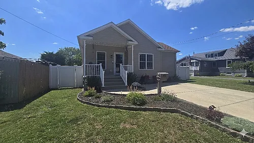 402 Gloucester Ave Photo 1