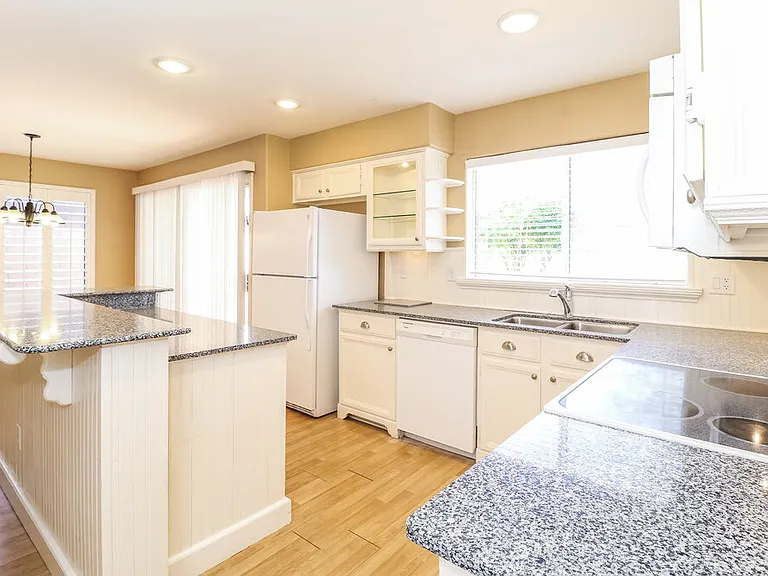 5174 W Geronimo St — Photo 6