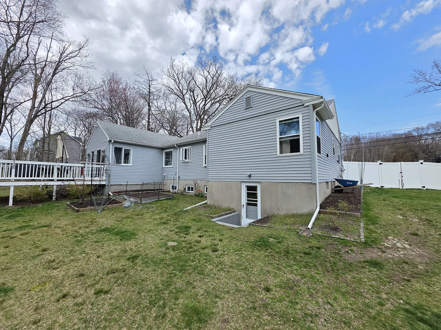  512 Central Ave Groundlvl 1b/1b Utilitiesincluded Laundry Yard! Prkg! — Photo 2