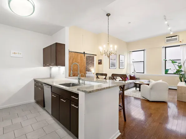 501 Adams Street image 5 of 16