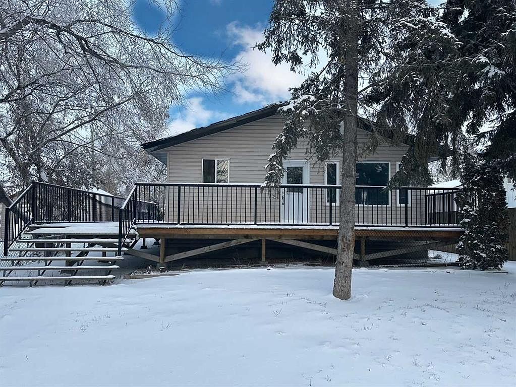 1022 S 10th Ave, Wainwright, AB T9W 1K6 MLS A2097054 Zillow