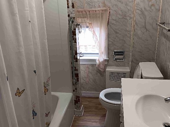 4th image of 18 Spruce St