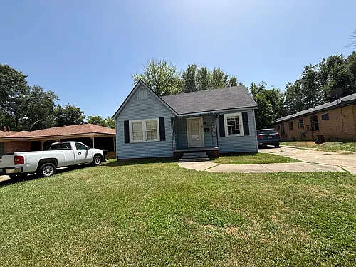 127 E Olive St Photo 1