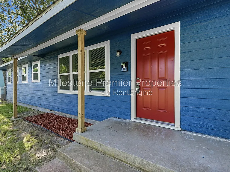 718 W Belden St — Photo 4