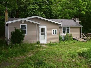 11 Terwilliger Ln, Pine Bush, NY 12566