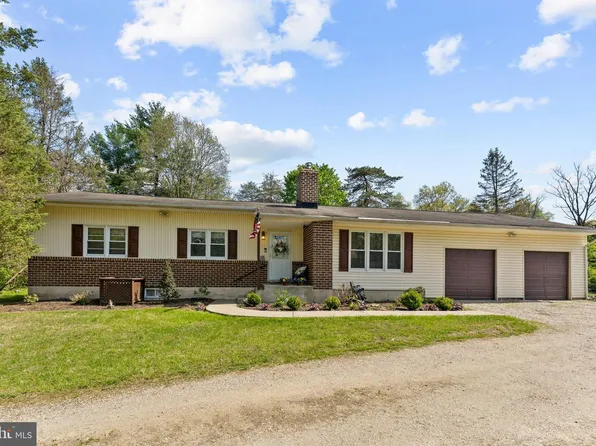 4 Pond Ln, Malvern, PA 19355