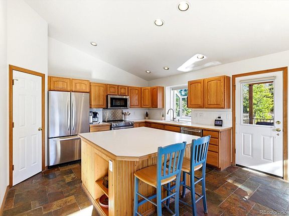 5th image of 30819 Manitoba Drive