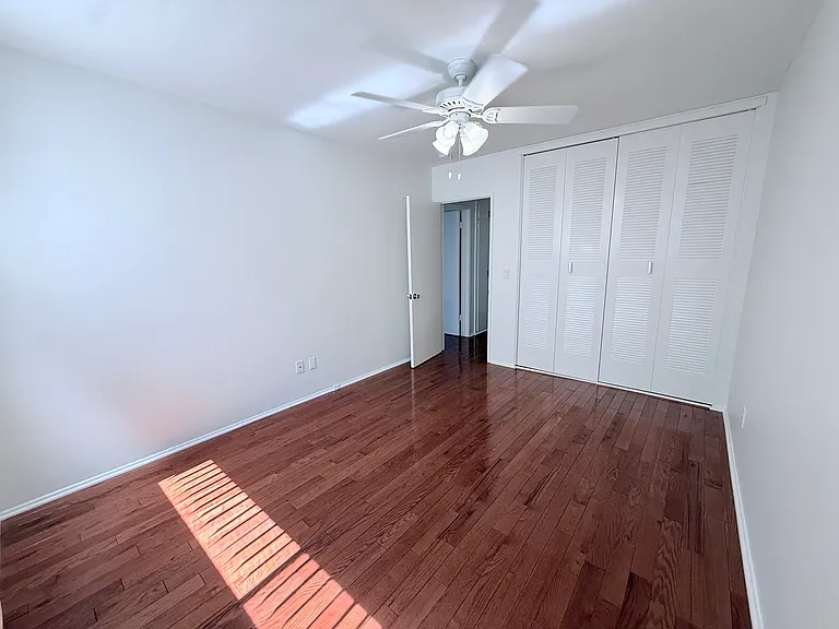 2714 W Clark Ave #F4 — Photo 9