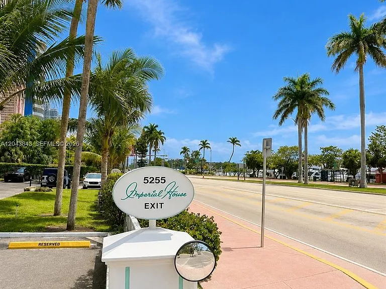 5255 Collins Ave #7B — Photo 2