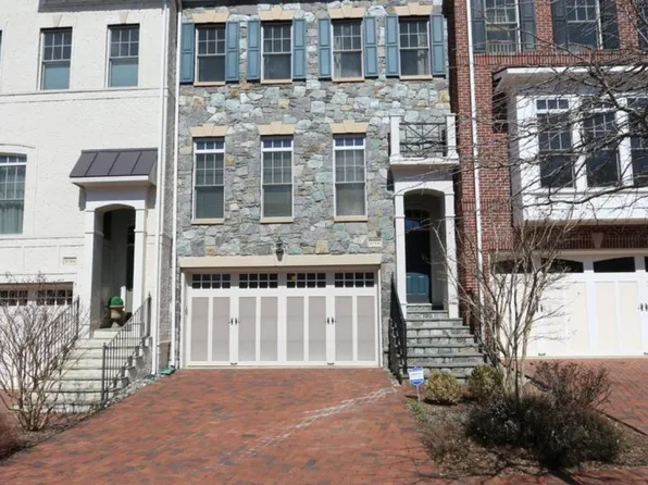6758 Darrells Grant Pl, Falls Church, VA 22043