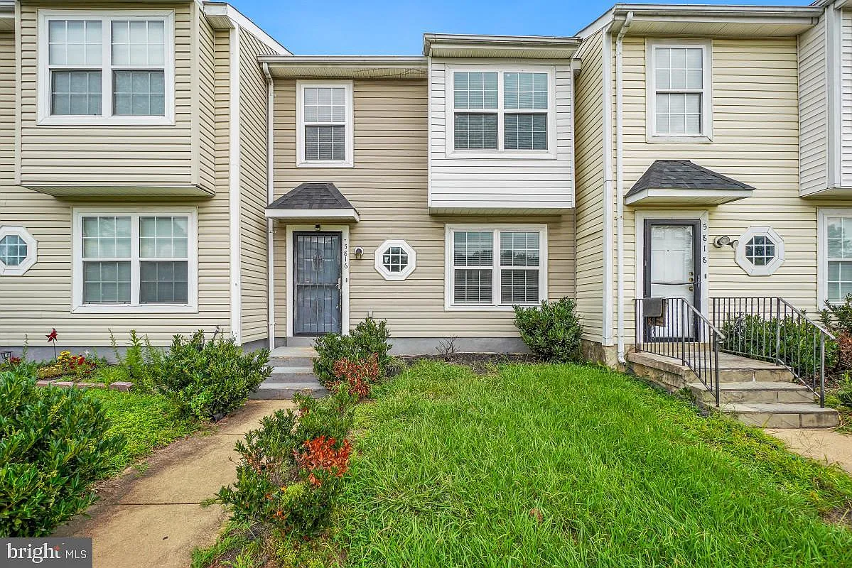 5816 N Holly Springs Dr — Photo 1