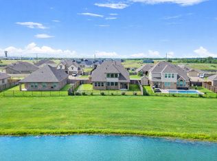 9718 Colonial Downs Dr, Mont Belvieu, TX 77523