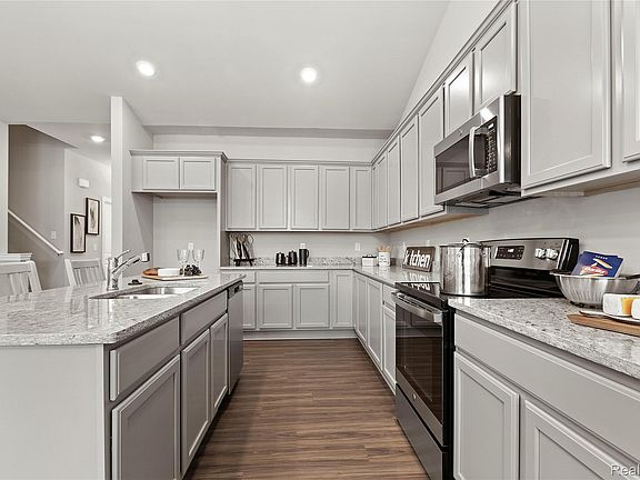 4th image of 9905 Crossview Trl #121