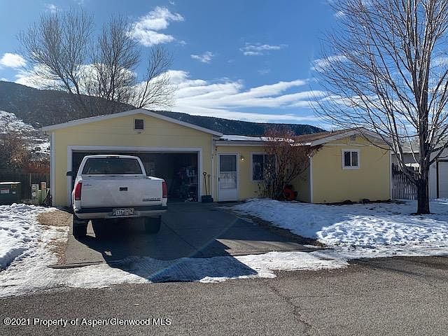 1st image of 34 W Tamarack Cir