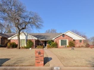 1101 Twisted Oak Dr, Midwest City, OK 73130