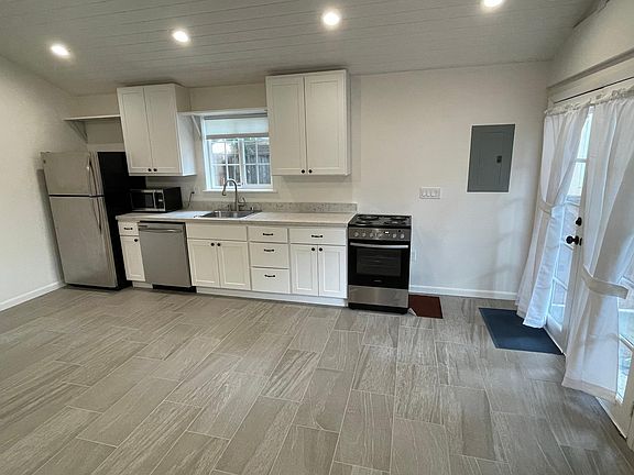 4th image of 213 Bellerose Dr