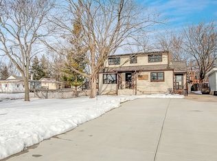 907 Pershing Dr, Wauconda, IL