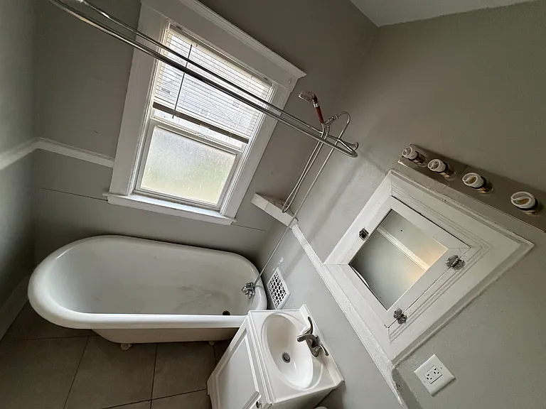 536 Holbrook Ave #A — Photo 11