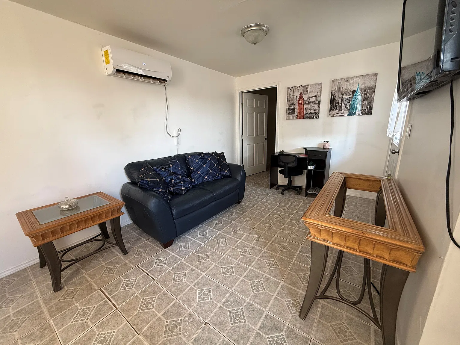 1 bed, 650 sqft, $1,000 — Photo 2