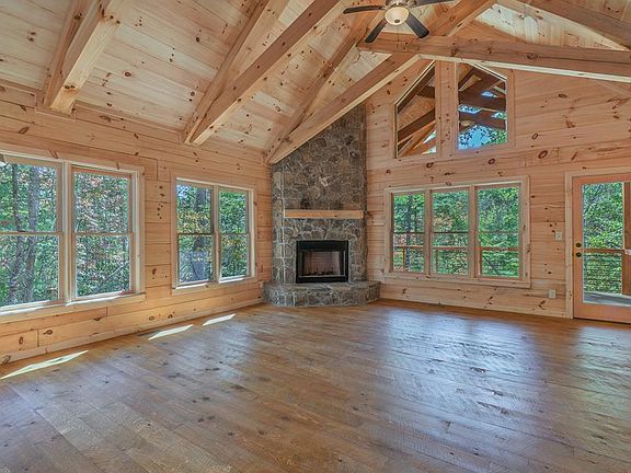 4th image of 100 Crystal Oliver Ln