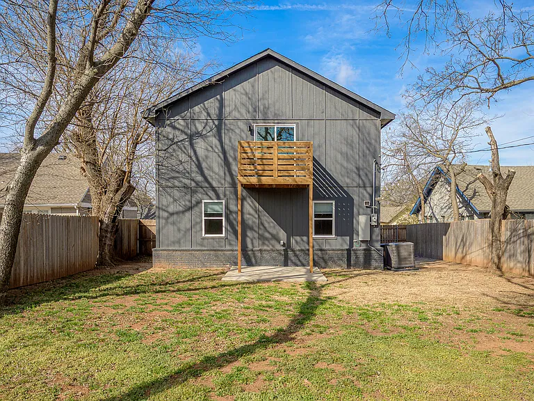 4330 Granger Ave — Photo 5