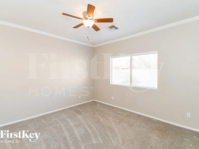 2850 E Silverbell Rd — Photo 10