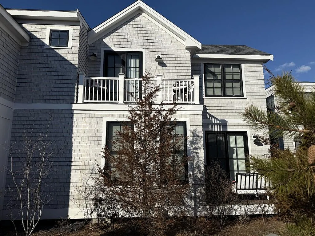 1 bed, 1.5 bath, 715 sqft, $3,750 — Photo 2