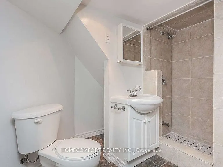 208 Manning Ave — Photo 14
