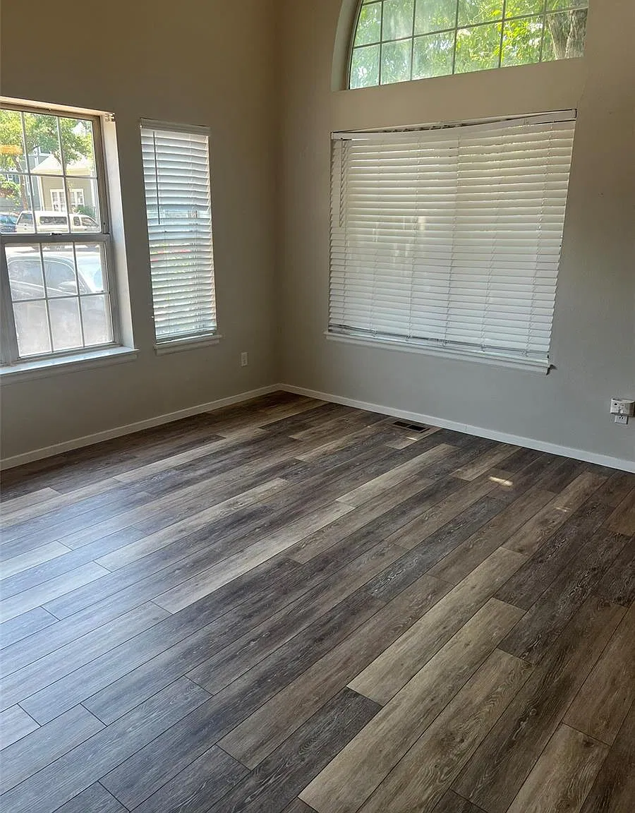 2 bed, 1.0 bath, 996 sqft, $1,795 — Photo 3