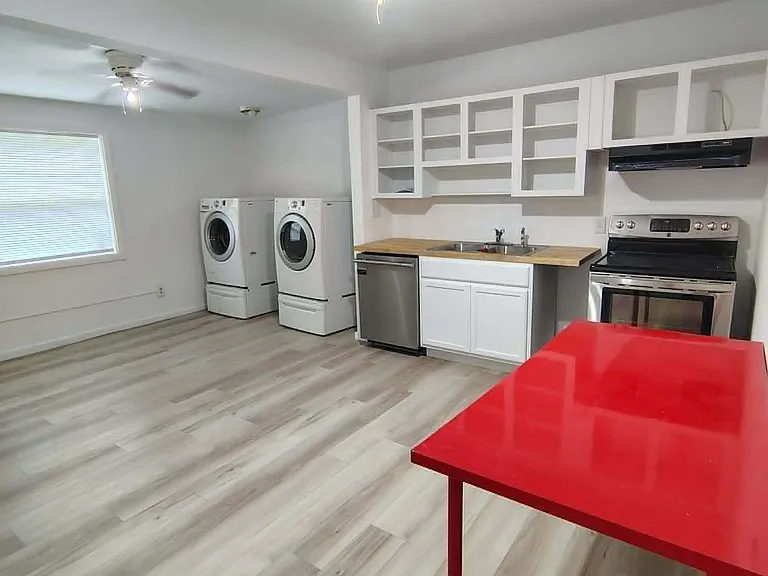 3368 Columbus Ave — Photo 3