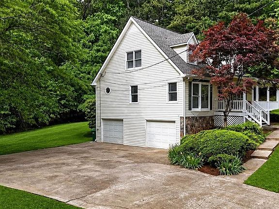 3rd image of 403 Sycamore Dr